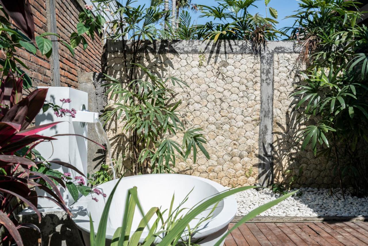 Isaiya Boutique Hotel Canggu Exteriör bild