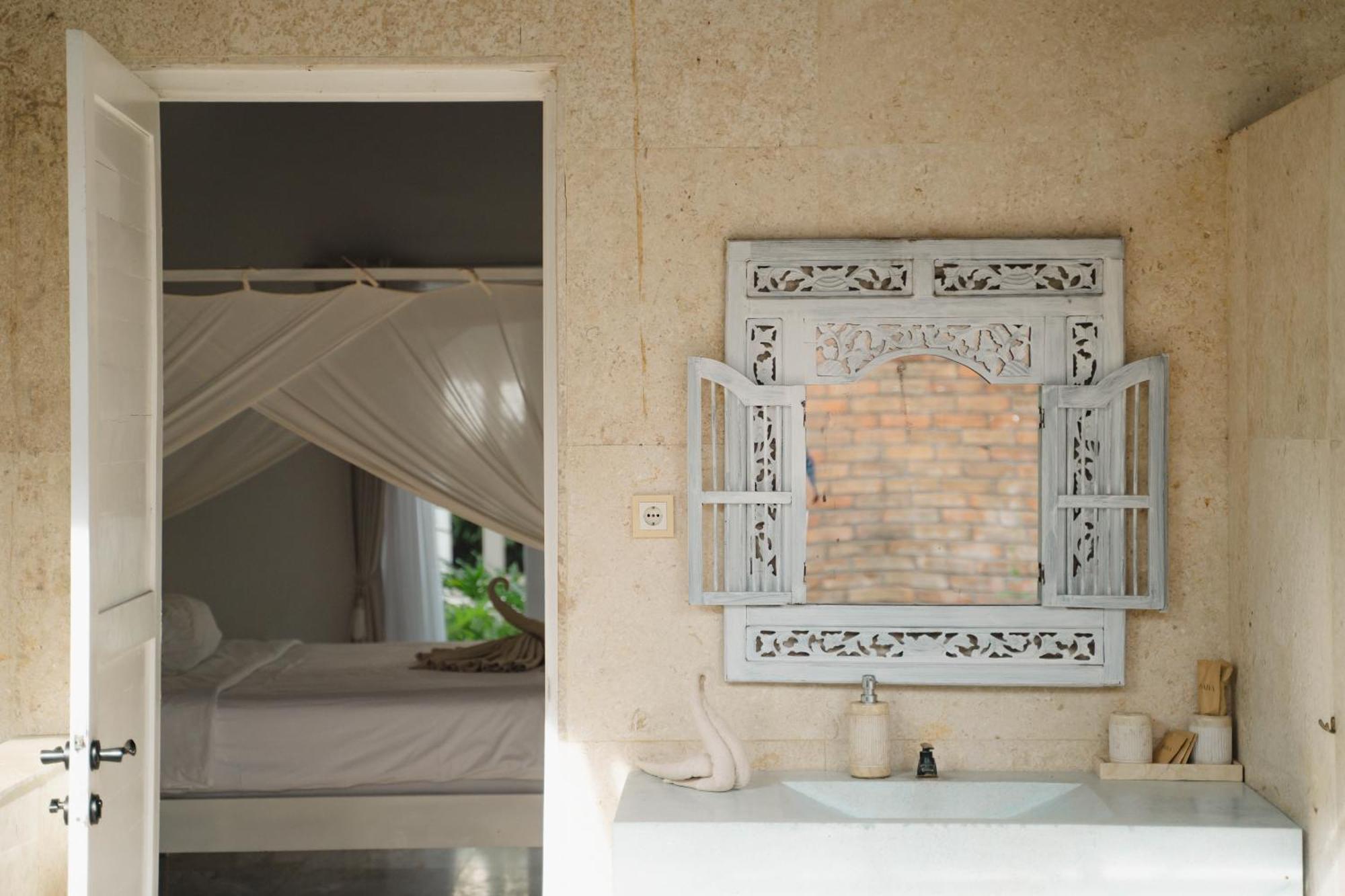 Isaiya Boutique Hotel Canggu Exteriör bild