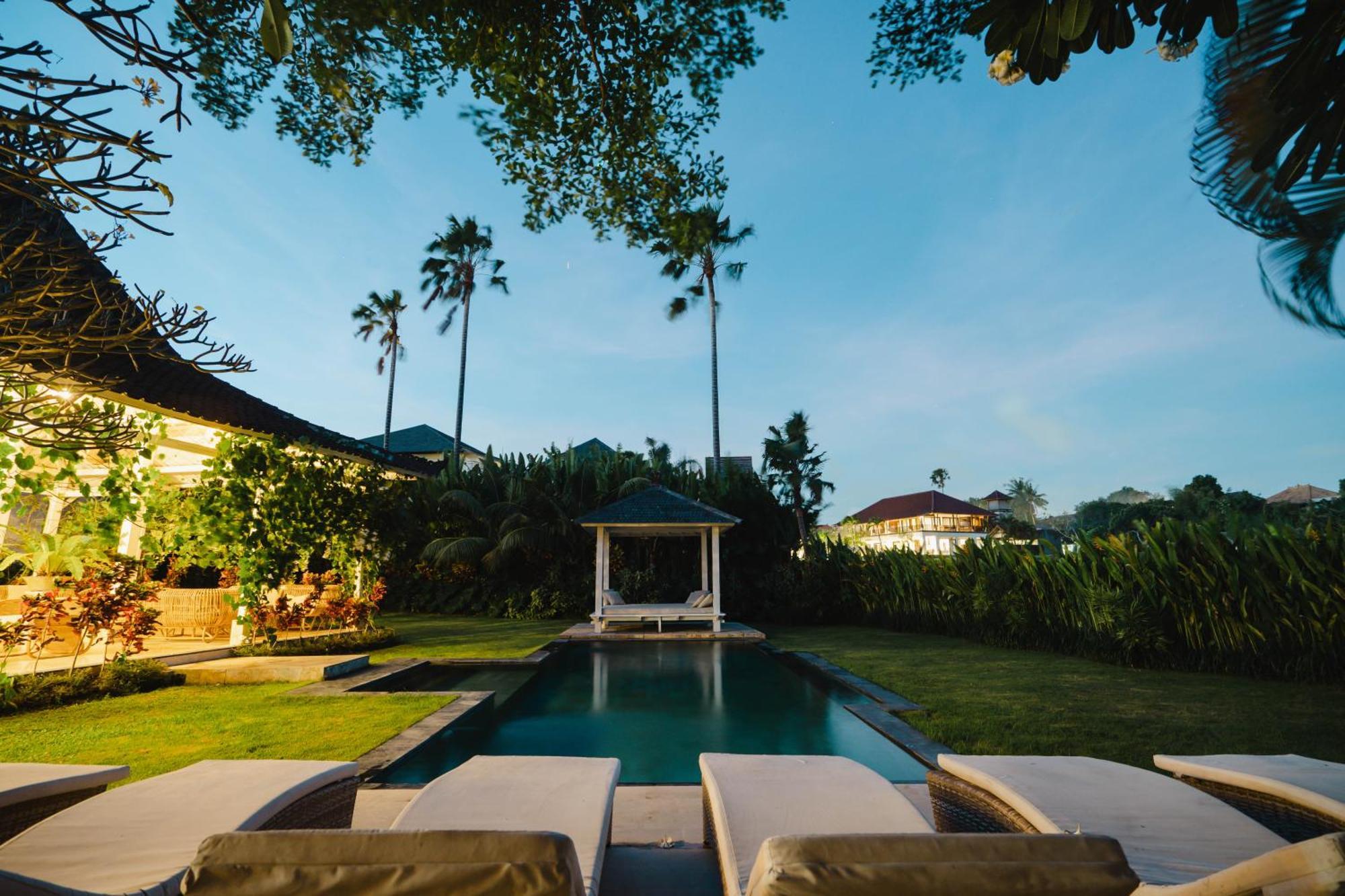 Isaiya Boutique Hotel Canggu Exteriör bild